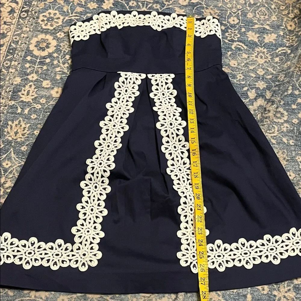 Lily Pulitzer Blue White Embroidered Strapless Classic Modern Dress Preppy - Picture 10 of 13